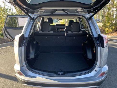 Used 2017 Toyota RAV4 Limited image 32
