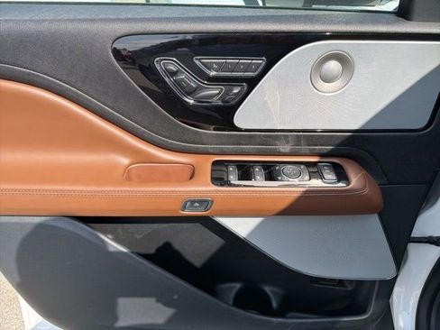 Used 2023 Lincoln Aviator Grand Touring w/ Equipment Group 301A AWD/4WD image 15