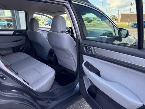 Used 2019 Subaru Outback 2.5i Premium image 25