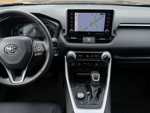 Used 2020 Toyota RAV4 XSE image 17