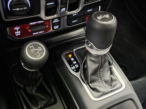 Used 2025 Jeep Wrangler Unlimited Rubicon image 31