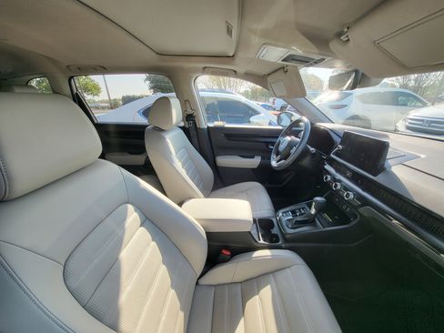 Used 2024 Honda CR-V EX-L image 8