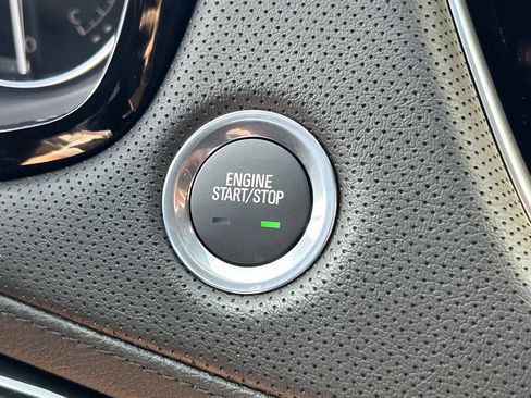 New 2025 Cadillac XT6 Luxury image 29