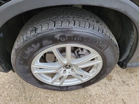 Used 2023 Mercedes-Benz GLC 300 4MATIC image 9