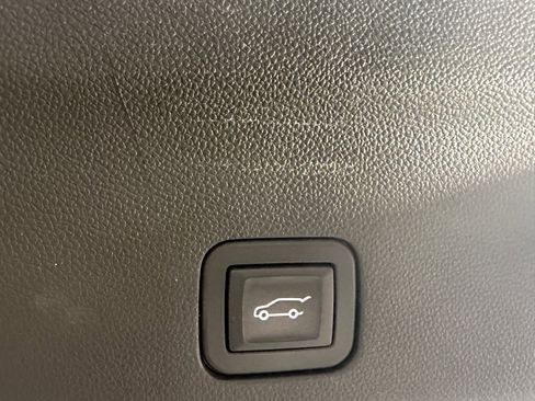 Used 2024 Chevrolet Tahoe Premier image 21