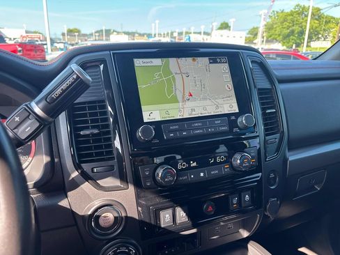 Used 2024 Nissan Titan PRO-4X w/ Pro-4x Convenience Package AWD/4WD image 16