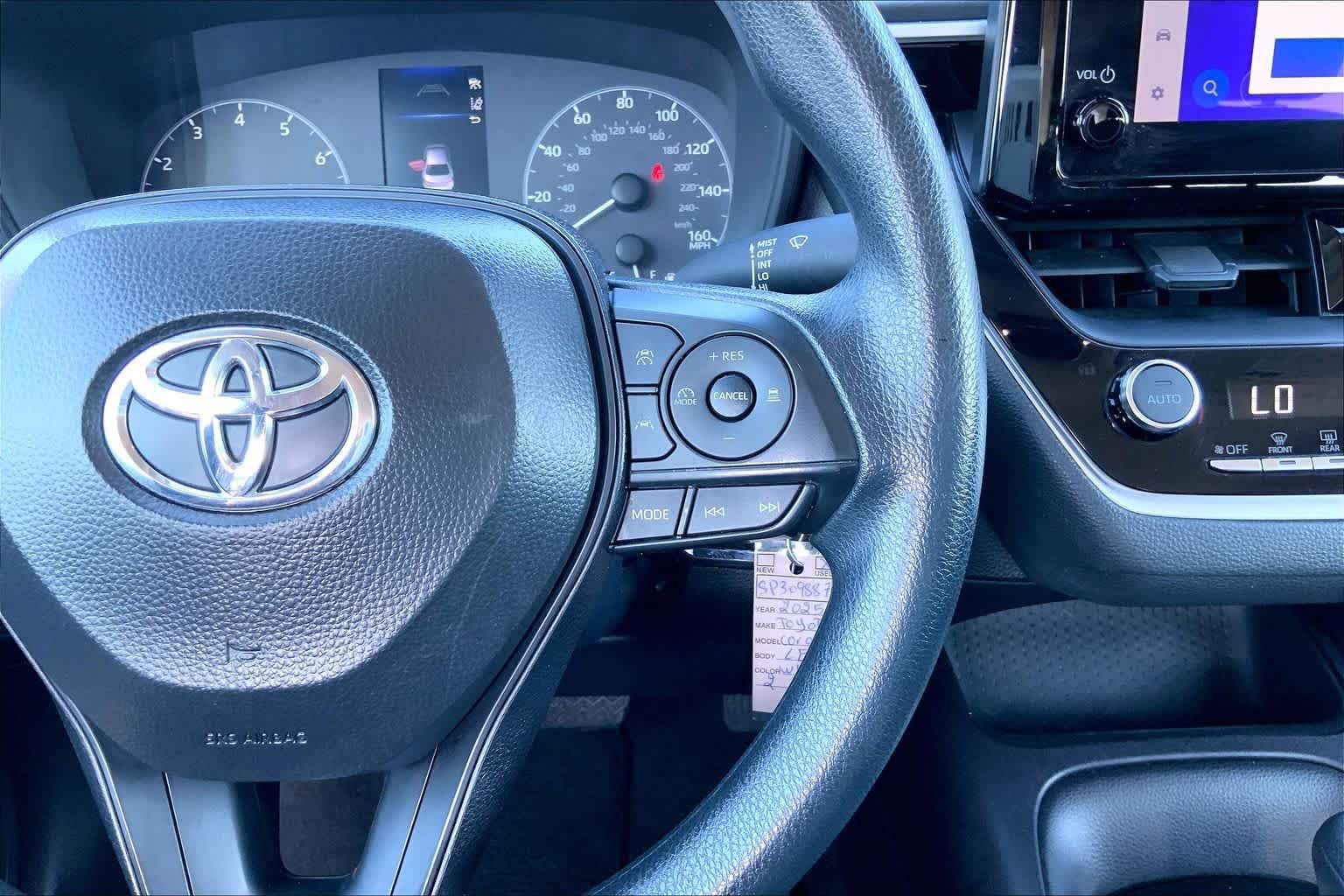 Used 2025 Toyota Corolla LE FWD image 24