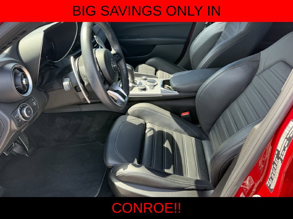 Used 2024 Alfa Romeo Giulia Veloce RWD image 12