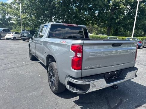 Used 2023 Chevrolet Silverado 1500 LT AWD/4WD image 7