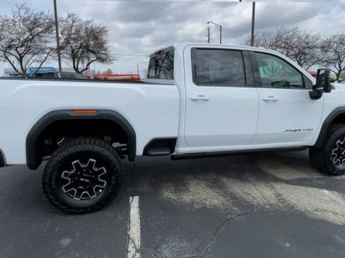 Used 2026 GMC Sierra 2500 AT4X AWD/4WD image 2