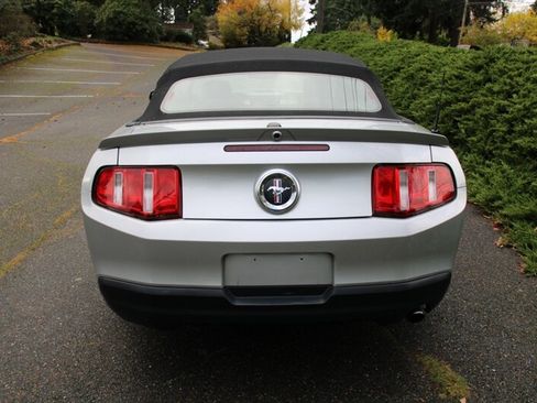 Used 2010 Ford Mustang Premium image 14