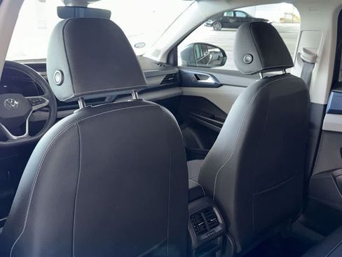 Certified 2024 Volkswagen Taos SE FWD image 23