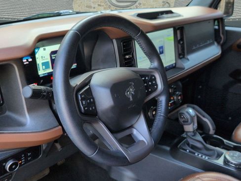 Used 2024 Ford Bronco Outer Banks AWD/4WD image 7