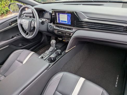 Used 2025 Toyota Camry SE FWD image 19
