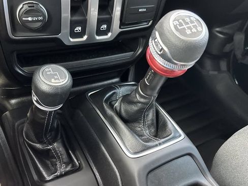 Used 2024 Jeep Wrangler Sport AWD/4WD image 32