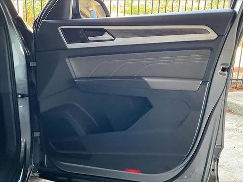 Used 2023 Volkswagen Atlas Cross Sport SE image 22