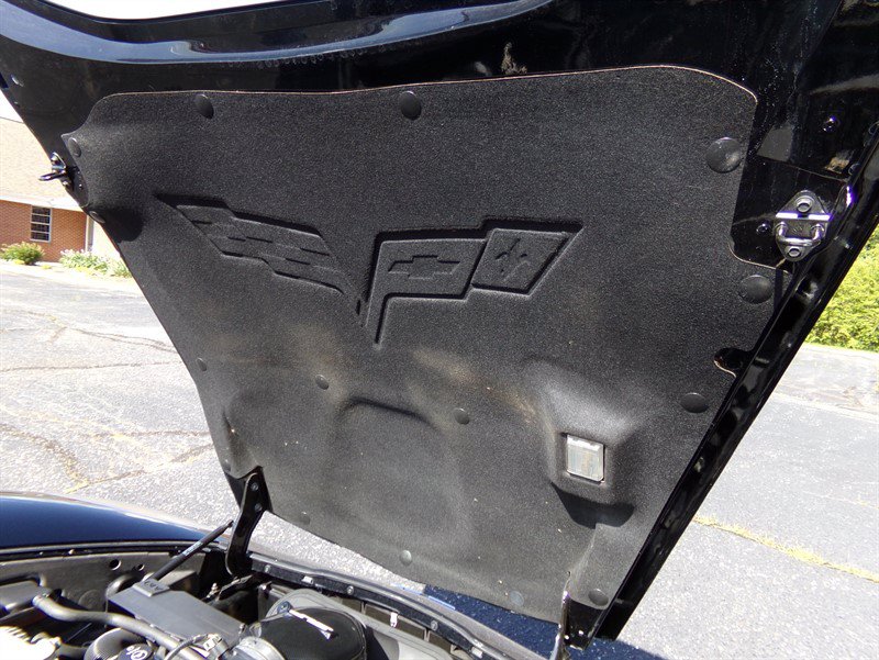 Used 2005 Chevrolet Corvette Coupe w/ Preferred Equipment Group RWD image 46