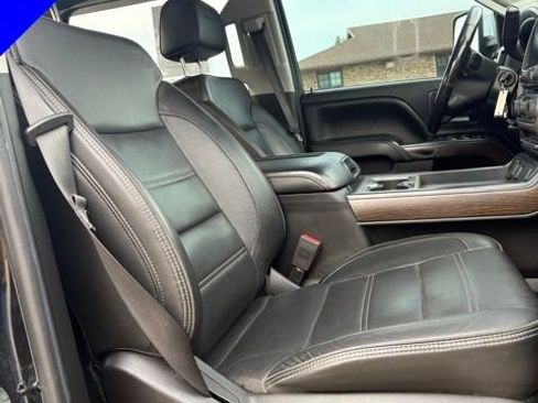 Used 2018 GMC Sierra 3500 Denali w/ Duramax Plus Package image 31