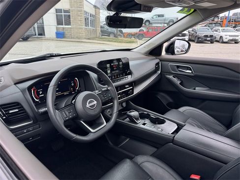 Used 2022 Nissan Rogue Platinum w/ Head-Up Display Package image 18