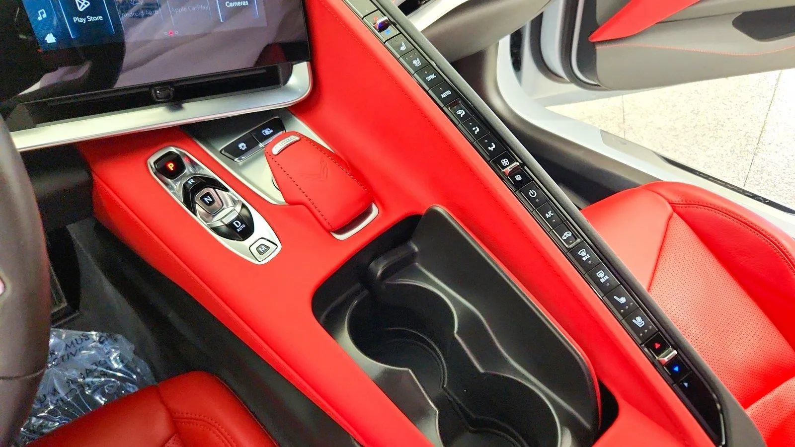Used 2024 Chevrolet Corvette Stingray Preferred Cpe w/ Battery Protection Package RWD image 19