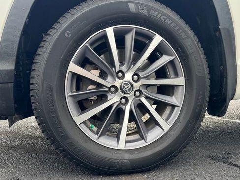 Used 2017 Toyota Highlander XLE image 36