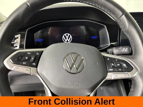 Used 2025 Volkswagen Jetta SE w/ Sunroof Package FWD image 16