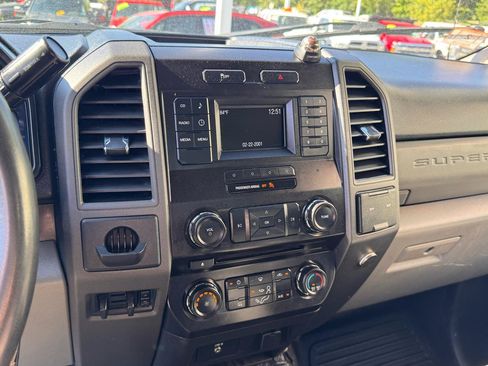 Used 2017 Ford F250 XL w/ Power Equipment Group AWD/4WD image 25