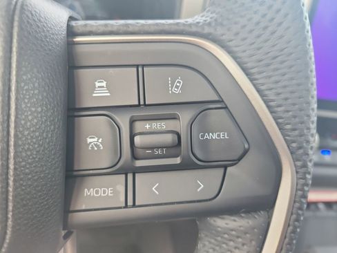 Used 2025 Toyota Tundra Limited image 28