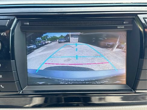 Used 2015 Toyota Corolla LE FWD image 30