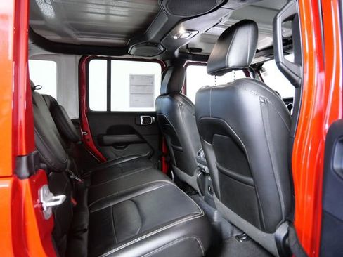 Used 2021 Jeep Wrangler Unlimited Sahara w/ Cold Weather Group image 13