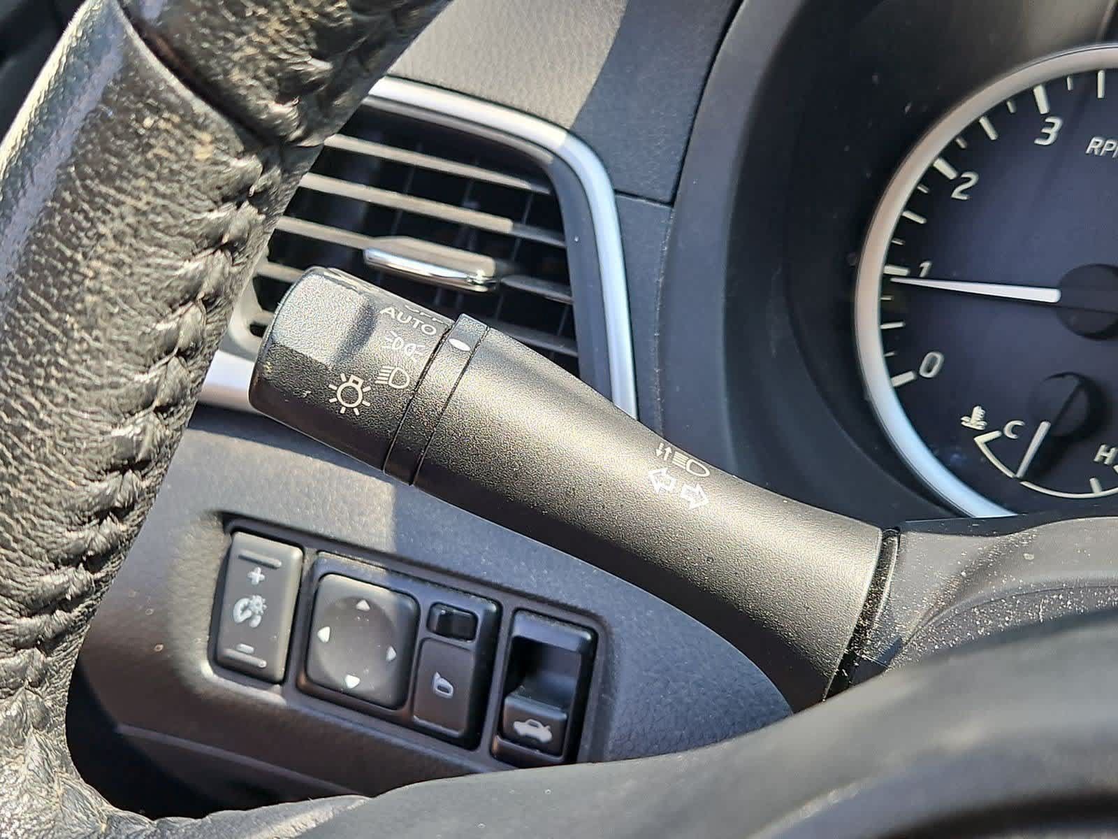 Used 2019 Nissan Sentra SV FWD image 25