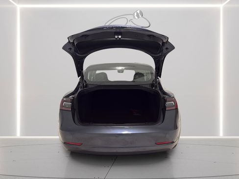 Used 2023 Tesla Model 3 Standard Range image 9