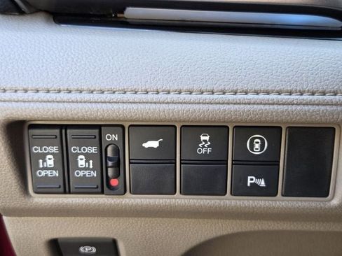 Used 2023 Honda Odyssey Touring image 29