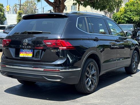 Used 2024 Volkswagen Tiguan SE AWD/4WD image 4