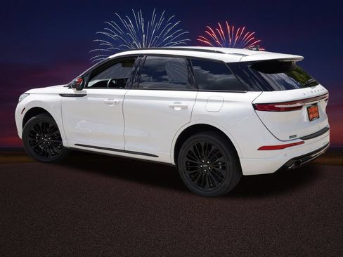 Used 2023 Lincoln Corsair Reserve w/ Jet Appearance Package AWD/4WD image 8
