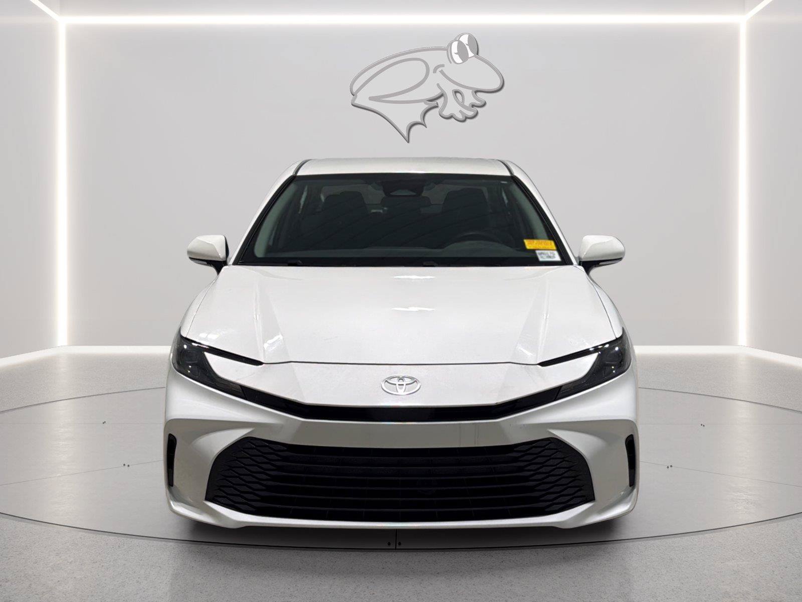Used 2025 Toyota Camry LE FWD image 8