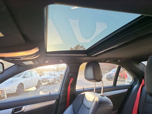 Used 2014 Mercedes-Benz C 300 4MATIC Sedan image 21