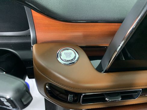 Used 2020 Lincoln Aviator Reserve w/ Equipment Group 201A AWD/4WD image 18