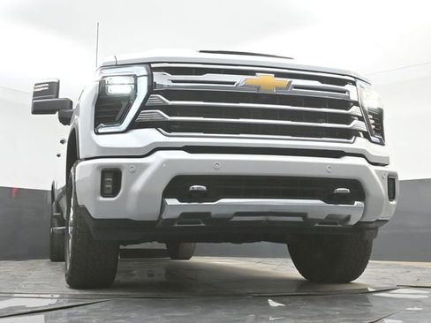 Used 2025 Chevrolet Silverado 2500 High Country w/ Technology Package AWD/4WD image 43