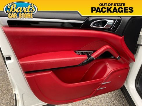 Used 2017 Porsche Cayenne Platinum Edition image 24