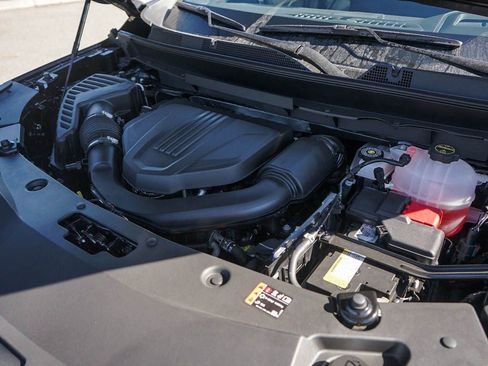 New 2026 Buick Enclave Sport Touring w/ Super Cruise Package image 7