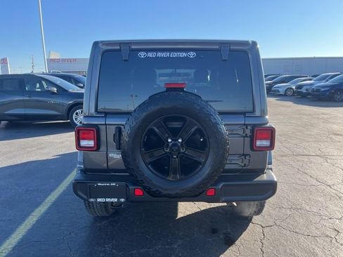 Used 2021 Jeep Wrangler Unlimited Sahara image 5