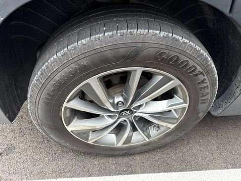 Used 2019 Hyundai Santa Fe AWD image 10