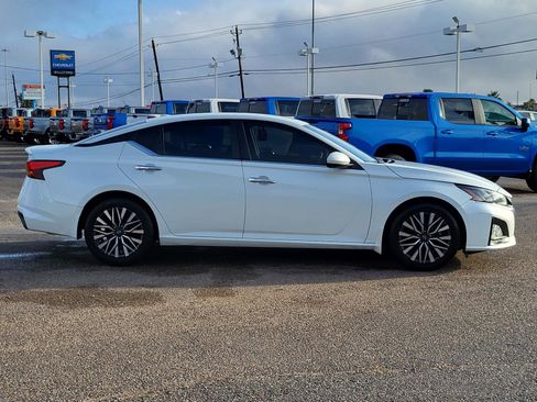 Used 2023 Nissan Altima 2.5 SV image 6