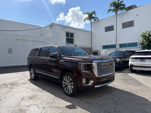 Used 2022 GMC Yukon XL Denali w/ Max Trailering Package AWD/4WD image 3