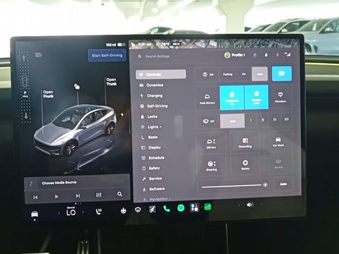 Used 2026 Tesla Model Y Performance AWD/4WD image 11
