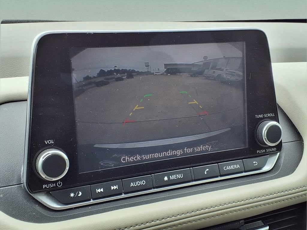 Used 2022 Nissan Rogue SV FWD image 11