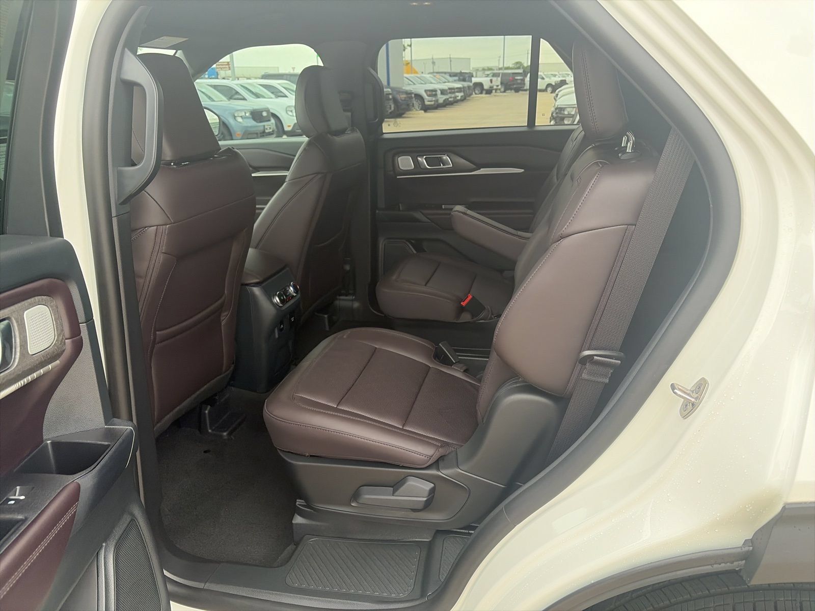 Certified 2026 Ford Explorer Platinum RWD image 14