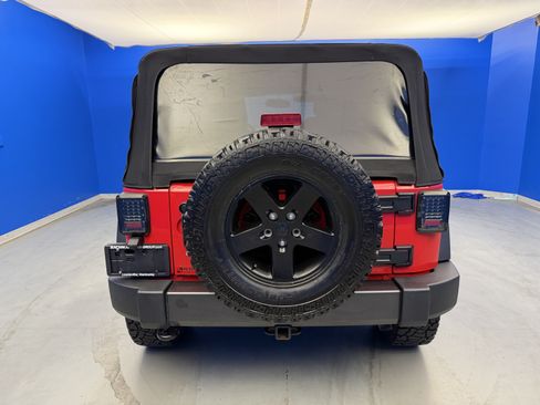 Used 2017 Jeep Wrangler Sport AWD/4WD image 6