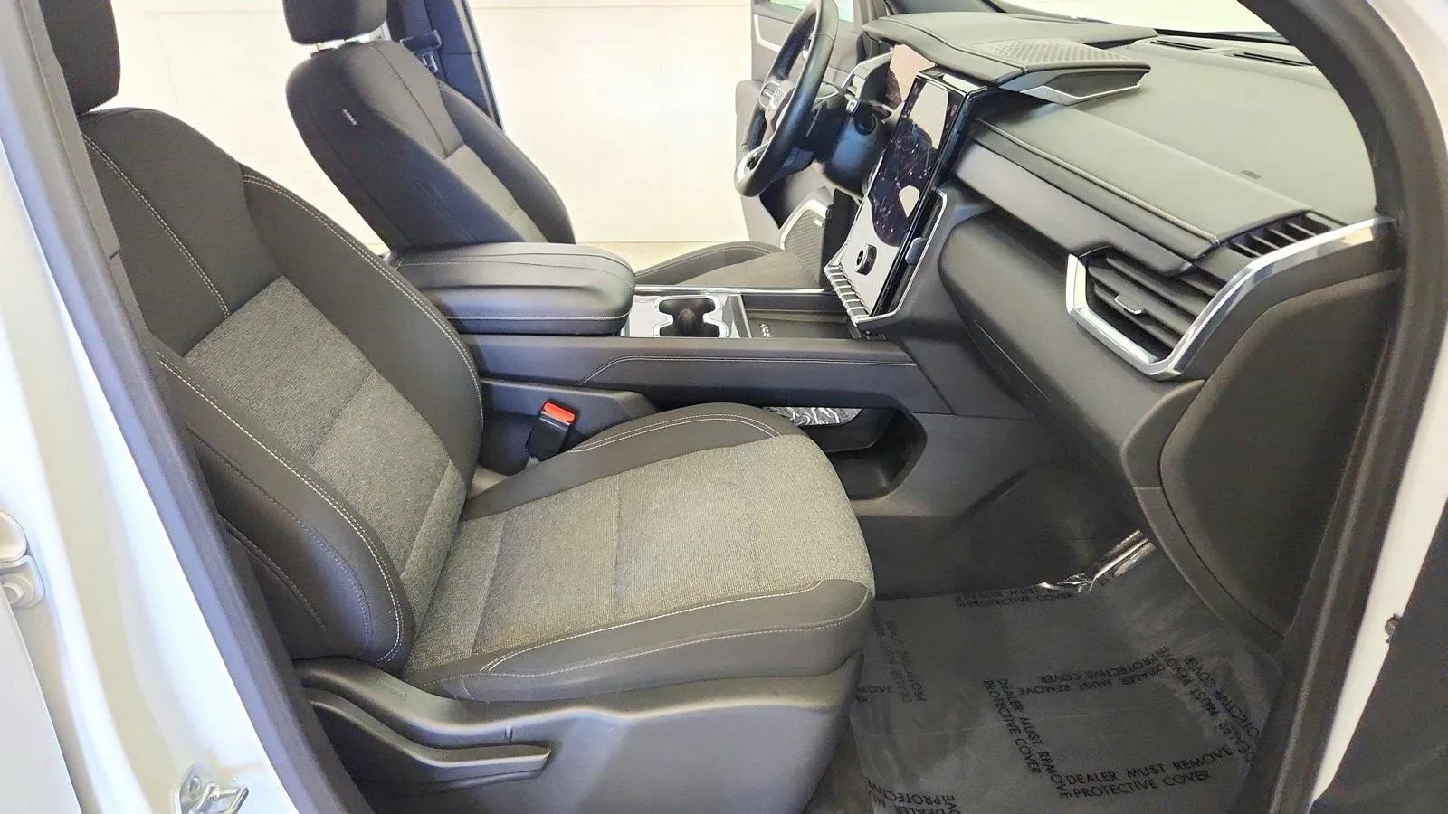 Used 2025 GMC Acadia Elevation AWD/4WD image 30